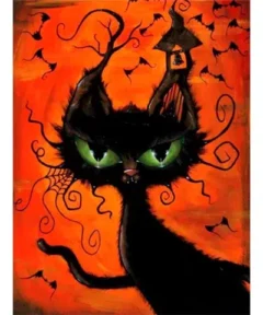 Cuadro Gato Negro Halloween Punto De Diamante que muestra un inquietante gato negro de ojos verdes con un fondo naranja lleno de murciélagos y telarañas.