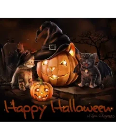 En el Cuadro Gatos Happy Halloween Punto De Diamante, destaca una calabaza grande con expresión sonriente y un sombrero de bruja, acompañada por dos gatos, uno con sombrero de bruja y otro con alas de murciélago, una pequeña calabaza en primer plano, y texto "Happy Halloween" sobre un fondo oscuro con árboles sin hojas.
