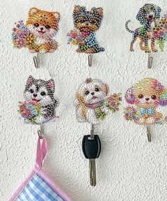 Conjunto de seis ganchos para llaves en Diamond Painting con figuras de mascotas brillantes para decorar y organizar