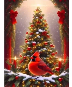 Cuadro Cardenal Rojo Navideño Diamond Painting: cardenal rojo posado sobre ramas nevadas frente a un árbol de Navidad iluminado y decoraciones festivas.
