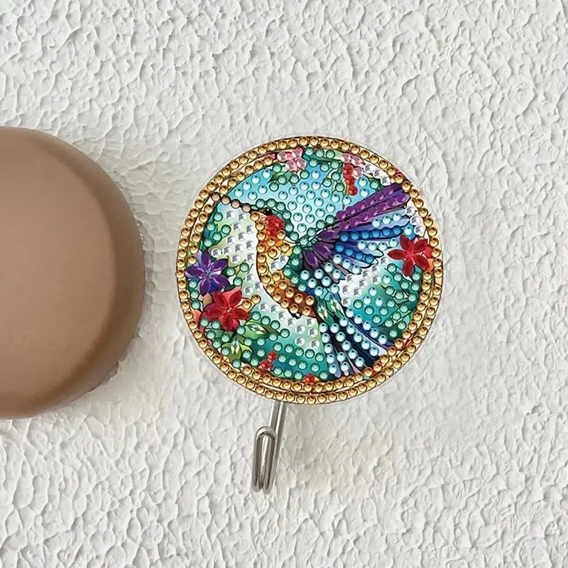 Kit Cuelga Llaves Colibrí Bordado de Diamantes con detalles vibrantes